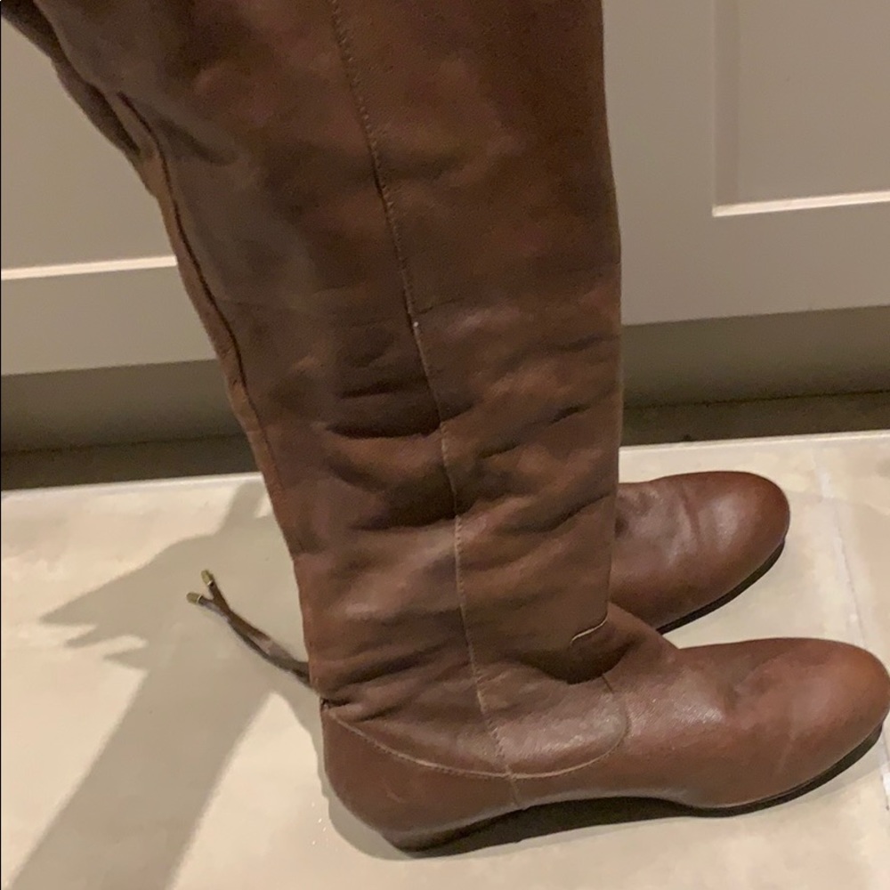 Boots - Picture 2 of 4